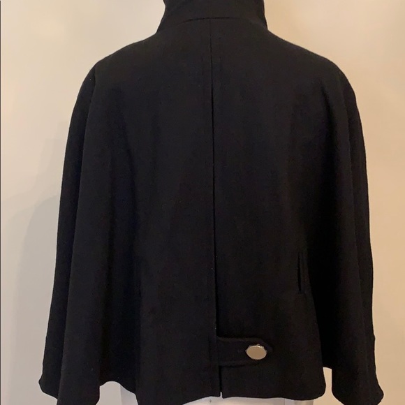 Express Cape - Picture 2 of 7